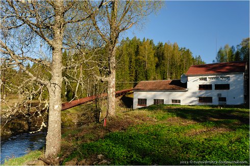 После небольшого ремонта станция снаружи выглядит как новая.