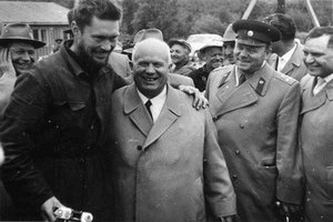 1962 год - Первый секретарь ЦК КПСС Никита Хрущев посетил стройку Борисоглебской ГЭС